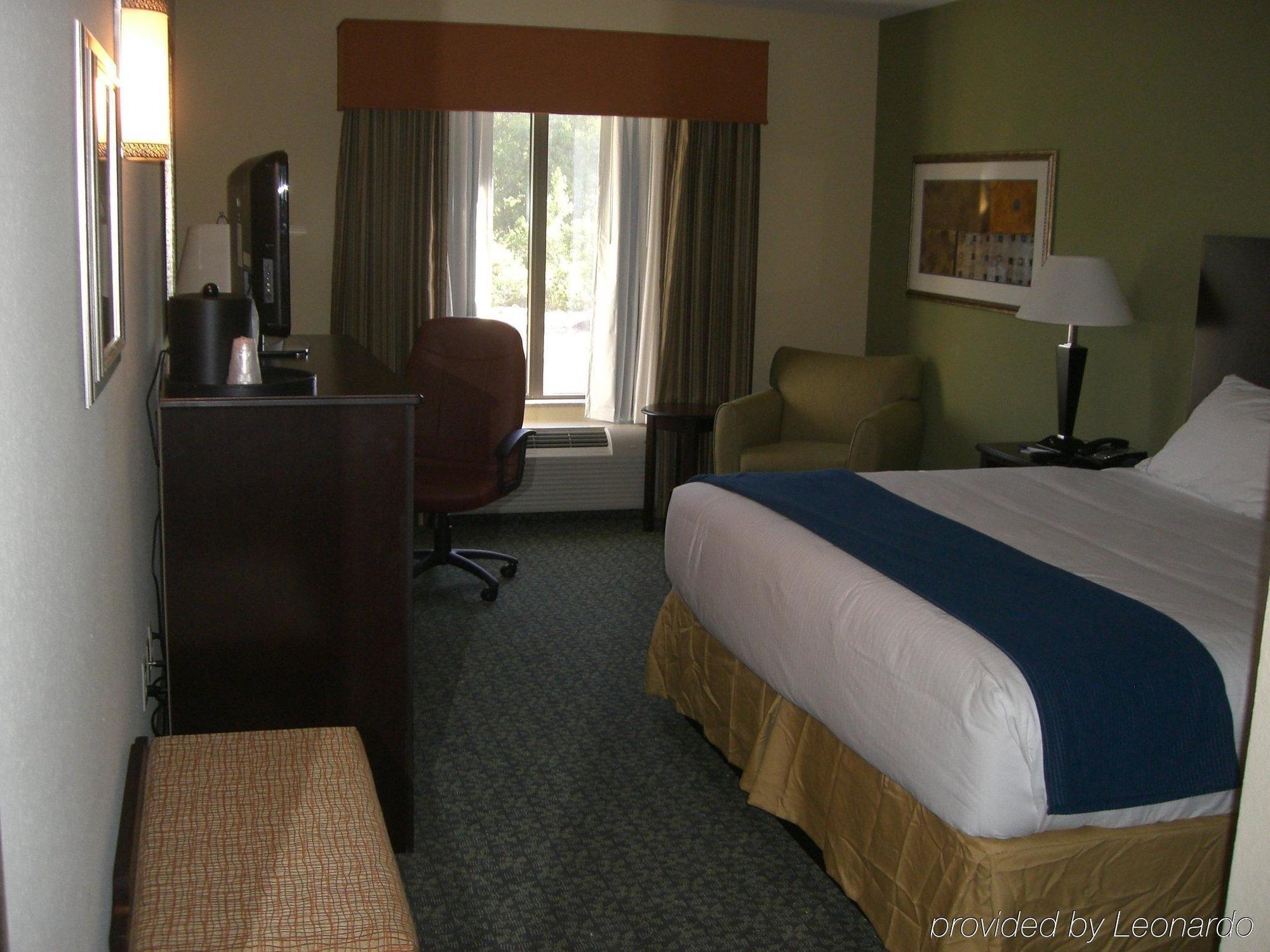 Holiday Inn Express & Suites Covington By Ihg Exterior photo