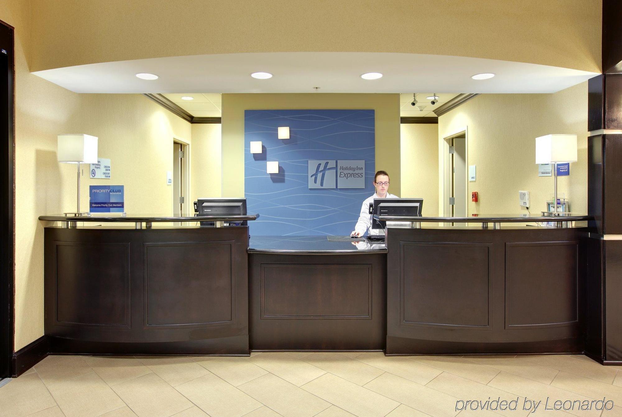 Holiday Inn Express & Suites Covington By Ihg Interior photo