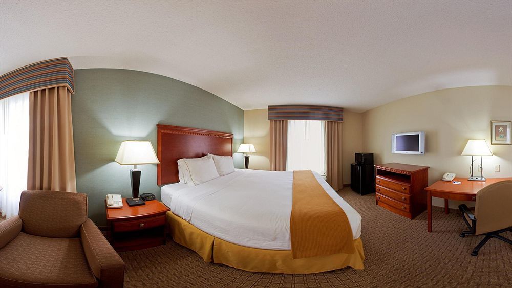 Holiday Inn Express & Suites Covington By Ihg Exterior photo