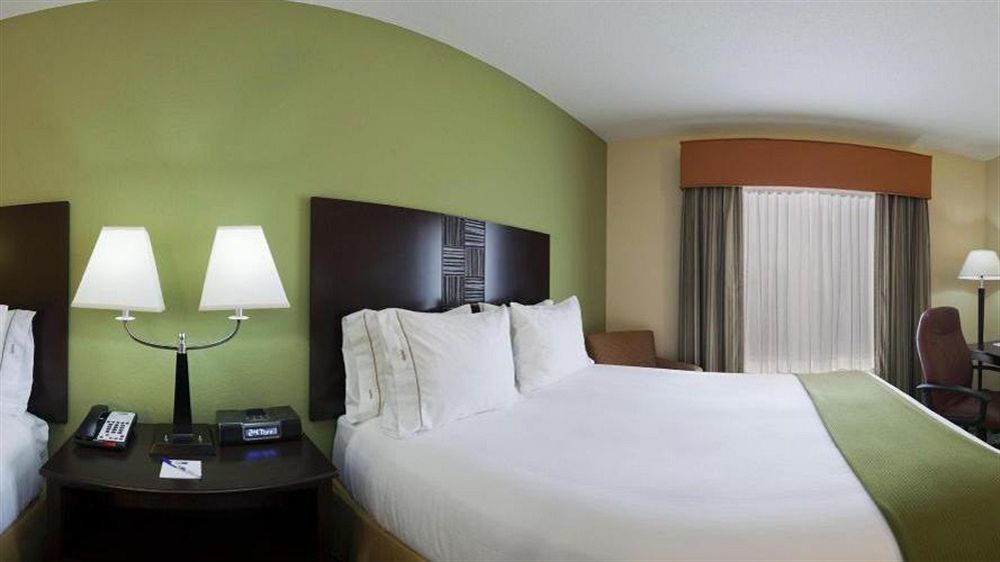 Holiday Inn Express & Suites Covington By Ihg Exterior photo