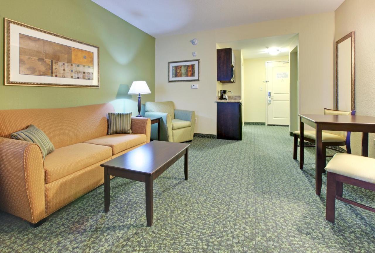Holiday Inn Express & Suites Covington By Ihg Exterior photo